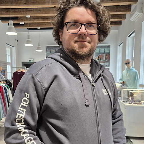 zipped sweatshirt