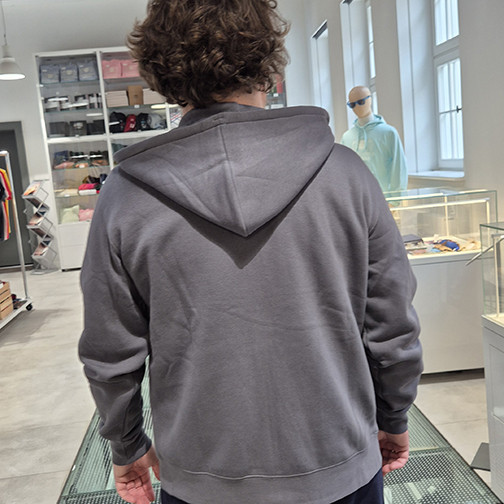 zipped sweatshirt
